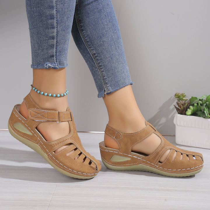 Vara Closed Comfort Sandals