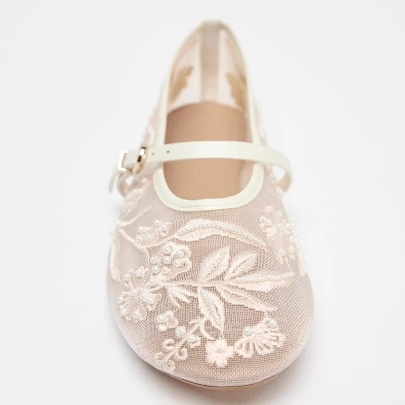 Elowen Ivory – Geborduurde Mesh Mary Jane Ballerina's